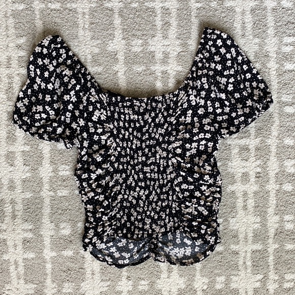 •H&M• Versatile Floral Ruched Tie Crop Top - Picture 2 of 8